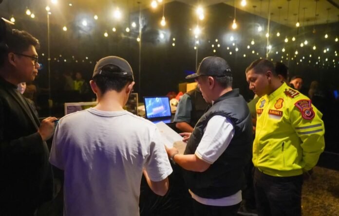 Antisipasi Gangguan Kamtibmas Saat Libur Sekolah, Pemkab Karawang Gelar Apel dan Patroli Gabungan