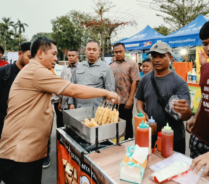 Borong Produk UMKM dan Koperasi, Bupati Aep Tegaskan Komitmen Majukan Ekonomi Kerakyatan