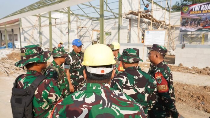Sambut HUT ke-81, TNI Perkuat Sinergi Pendidikan Lewat Revitalisasi SMKN 1 Rawamerta